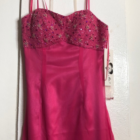 Pretty Pink Formal Gown Prom Dress - Picture 3 of 6